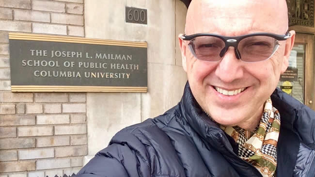 Zahnarzt Dr. Marschall vor der "THE JOSEPH L. MAILMAN SCHOOL OF PUBLIC HEALTH COLUMBIA UNIVERSITY" Zahnarzt Dr. Marschall vor der "THE JOSEPH L. MAILMAN SCHOOL OF PUBLIC HEALTH COLUMBIA UNIVERSITY"